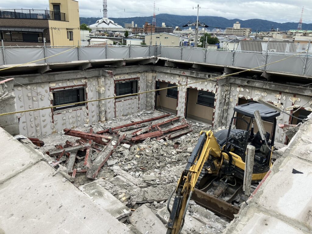 鶴見区浜　鉄骨造3F解体工事